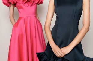 Платье с воланами на праздничный корпоратив: как выглядеть женственно и стильно