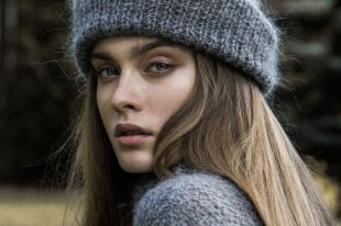 Элегантные шапки из мохера: как выбрать модную модель 2022 года?