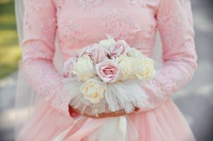 Розовое свадебное платье: выбор утонченных особ