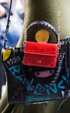 Женские кожаные сумки в образе городской модницы: сдержанная роскошь и безупречный стиль