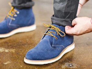 Мужские замшевые ботинки: какие бывают модели и с чем их носить