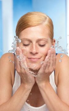 Мицеллярная вода для умывания: незаменимое косметическое средство