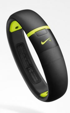 Фитнес браслет Nike: расчет дневной активности в баллах