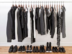 Как правильно носить и сочетать черный цвет в одежде