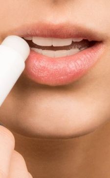 Гигиеническая помада «Пантенол»: идеальный уход за губами