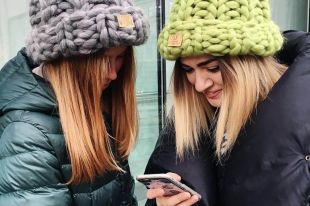 Популярные фасоны женских шапок на зиму и весну 2023