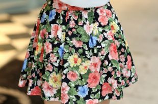 Стильная юбка с цветочным принтом: лучшие образы