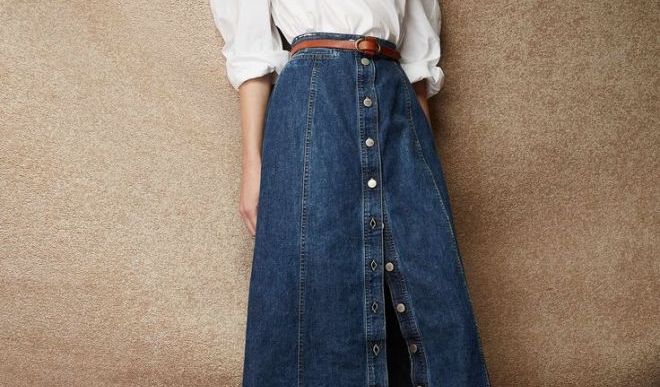 С чем носить длинную джинсовую юбку: советы профессионалов