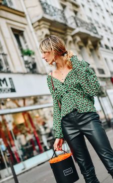 Зеленая блузка — ярко и стильно