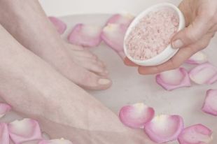 Солевые ванны для ног: СПА-терапия у вас дома