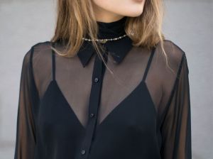 Прозрачная блузка: выразительный силуэт для ультрамодных луков