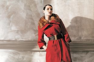 С чем носить красное пальто