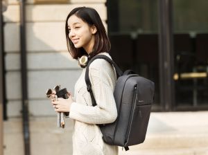 Серый рюкзак: как выбрать и как носить?