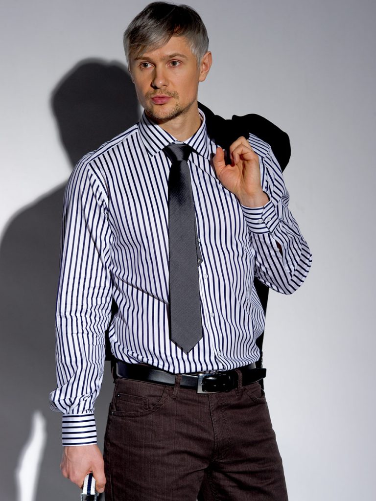 Рубашка с короткими рукавами и с галстуком