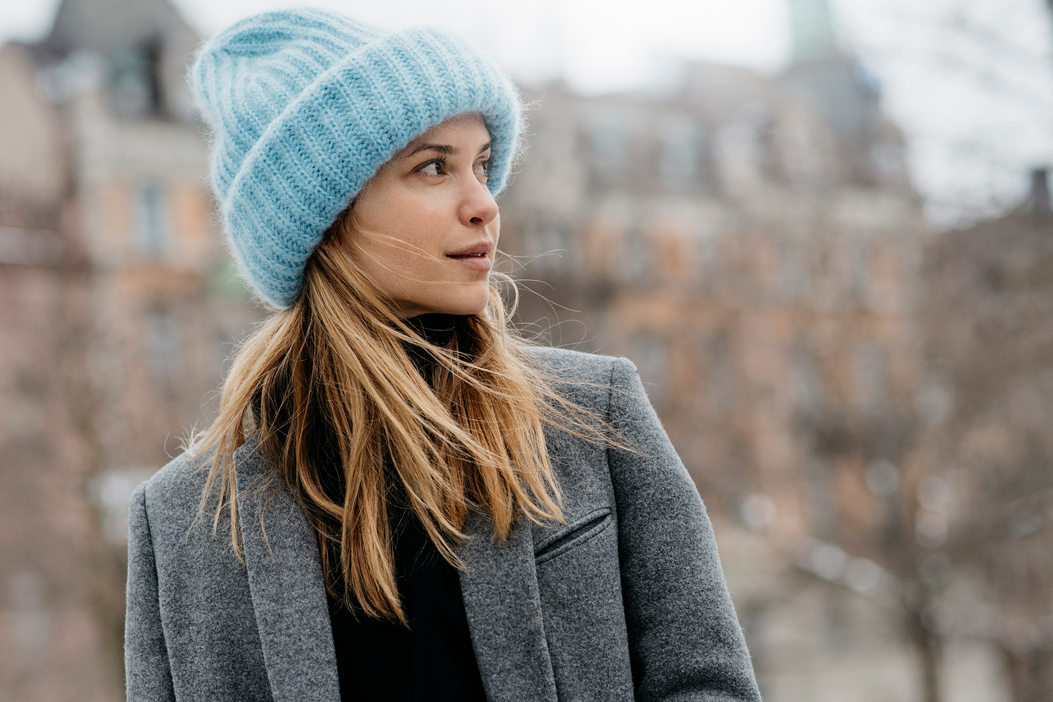 Модные женские вязаные шапки осень зима