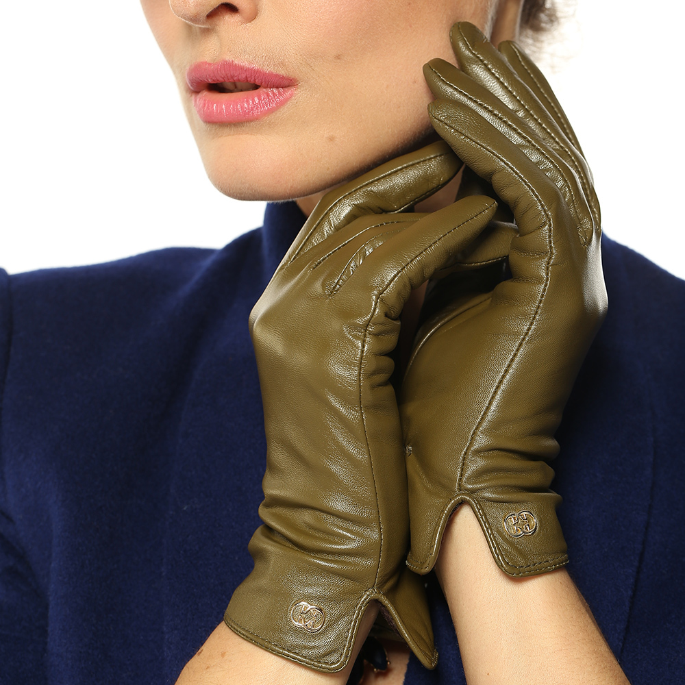 С чем носить кожаные перчатки и как ухаживать? 