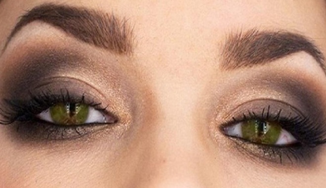 Коричневый макияж глаз под зеленое платье thumbnail