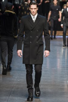 Двубортное мужское черное пальто