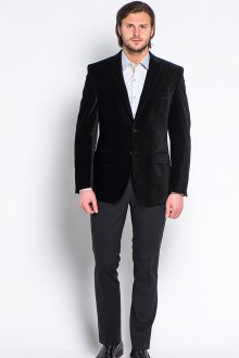 Черный мужской бархатный пиджак с черными брюками