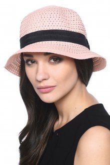 Розовая шляпа с черной лентой