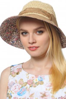 Красивая летняя шляпа с лентой