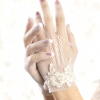 Белые кружевные перчатки с вышивкой