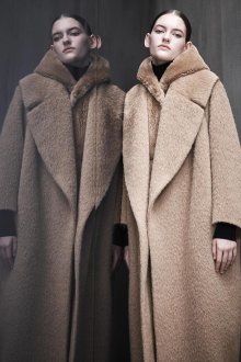 Длинное пальто из альпаки