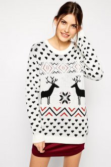 Черно-белый свитер с оленями