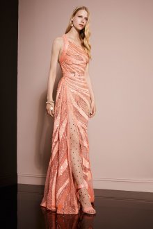 Платье персикового цвета на новый год 2022