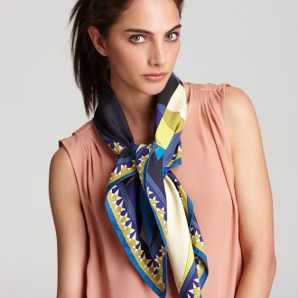 Шелковый шарф с геометрическим принтом