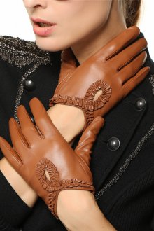 Кожаные перчатки с декором