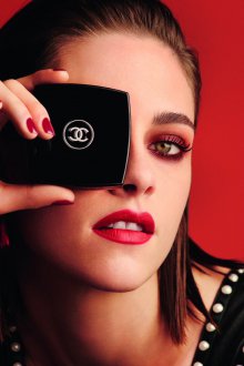 Красный макияж Chanel