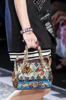 Бренды сумок Dolce Gabbana на цепочках 