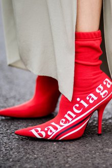 Красные ботинки брендовые