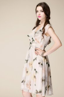 Платье из шифона короткое с цветами