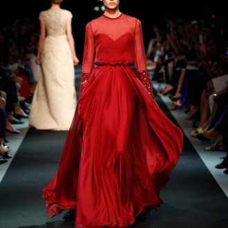 Платье из шифона красного цвета