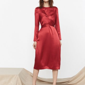 Шелковое платье красное с рукавами