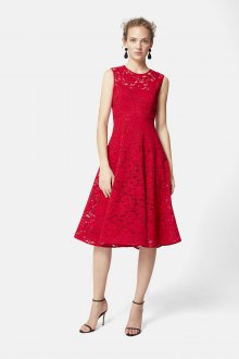 Расклешенное платье красное кружевное