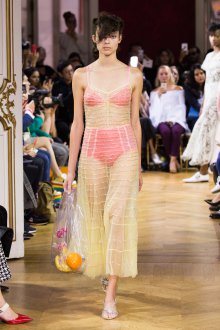 John Galliano весна лето 2023 прозрачное платье