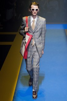 Gucci весна лето 2022 мужской костюм в клетку