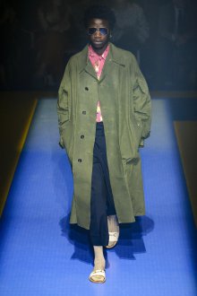 Gucci весна лето 2021 мужское пальто