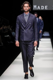 Giorgio Armani весна лето 2022 мужской классический костюм