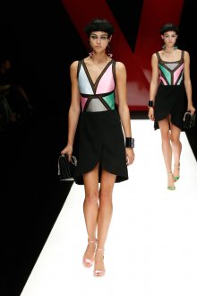 Giorgio Armani весна лето 2023 разноцветное платье