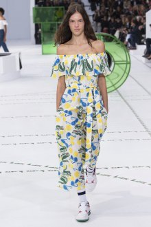 Lacoste весна лето 2023 платье с рисунком