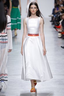 Российская неделя моды Mercedes Benz 2023 Валентин Юдашкин белое платье