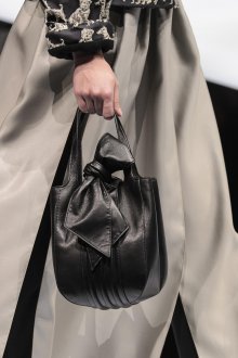 Кожаная сумка женская черная