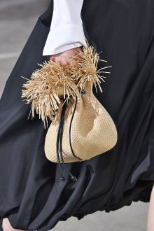 Кожаная сумка женская плетеная бежевая