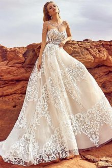 Кружевное свадебное платье белое