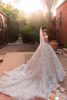 Свадебное платье принцесса со шлейфом