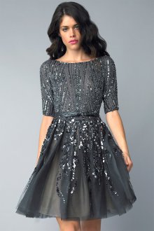 Серое коктейльное платье с вышивкой